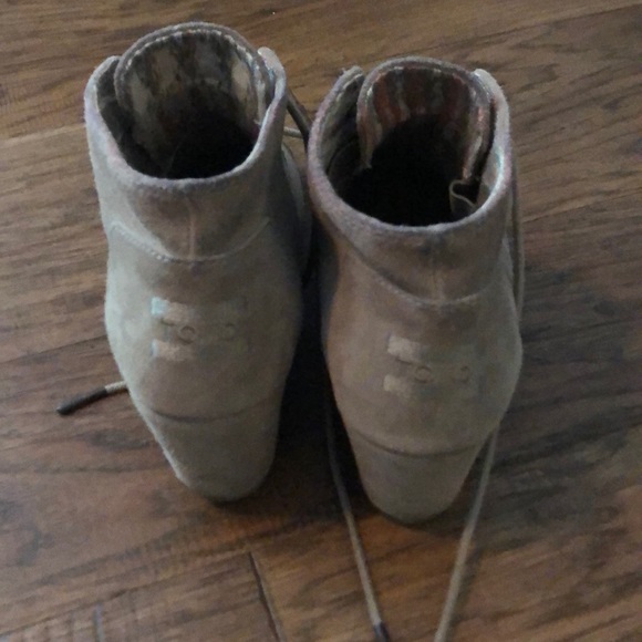 Size 7.5 toms - Picture 2 of 2